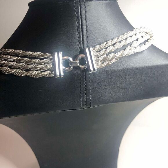 1077 Vintage silvertone multi strand twisted mesh Necklace 17" long - Picture 2 of 2